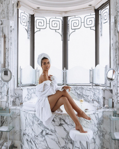 Miss BCBG Irina D